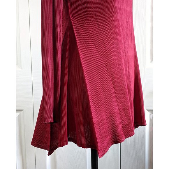 Red Pleated Mia Top - Picture 6 of 9